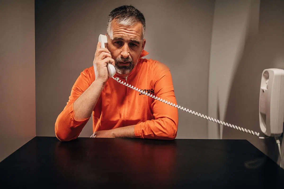 inmate tries to call from jail for free
